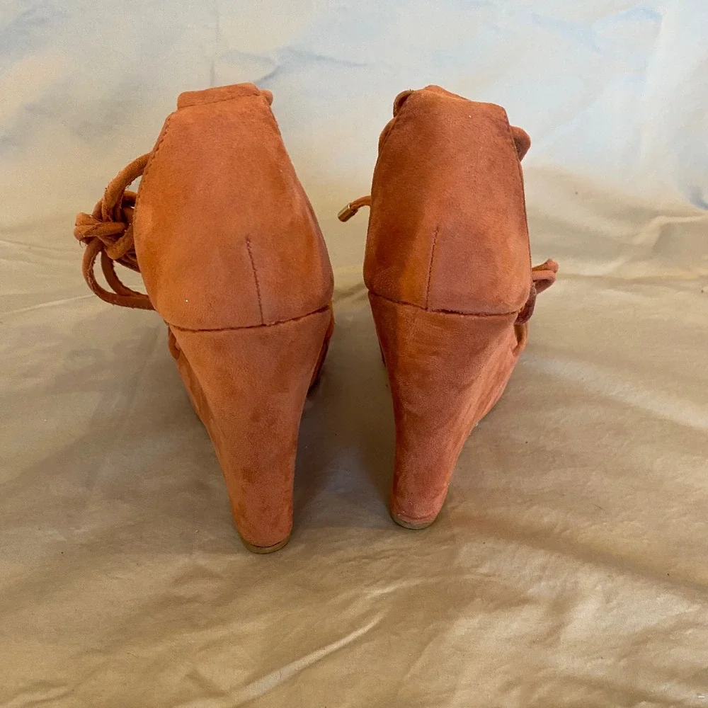 ILIANA Women's Coral Suede Lace Up Wedge‎ Heels Size 10